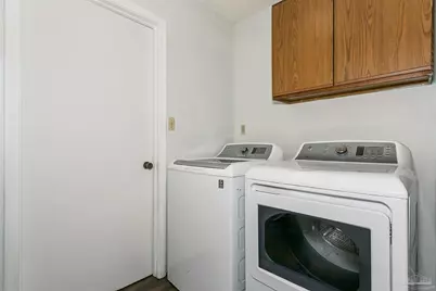 4720 Kitty Hawk Cir, Gulf Breeze, FL 32563 - Photo 10