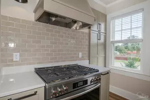 700 W Moreno St, Pensacola, FL 32501 - Photo 14