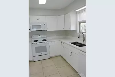 3890 Sailwind Dr, Gulf Breeze, FL 32563 - Photo 8