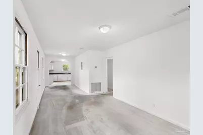 208 Berry Rd, Pensacola, FL 32507 - Photo 8