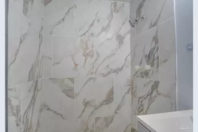 2407 W Lakeview Ave, Pensacola, FL 32505 - Photo 14