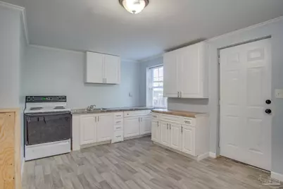 2407 W Lakeview Ave, Pensacola, FL 32505 - Photo 8