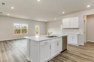 2043 Wiregrass St, Navarre, FL 32566 - Photo 6