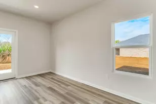 2043 Wiregrass St, Navarre, FL 32566 - Photo 10