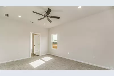 2043 Wiregrass St, Navarre, FL 32566 - Photo 16