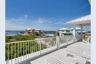 7652 Key West Dr, Navarre Beach, FL 32566 - Photo 2