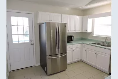 1100 Sweetbriar St, Pensacola, FL 32533 - Photo 8