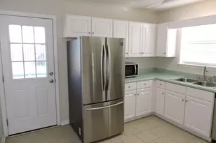 1100 Sweetbriar St, Pensacola, FL 32533 - Photo 8