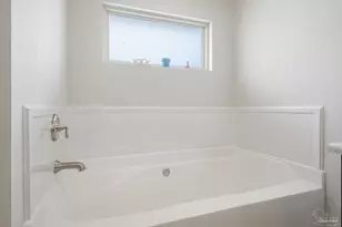 2400 Bentley Oaks Dr, Cantonment, FL 32533 - Photo 32