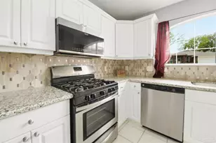 2726 Blackwood Dr, Cantonment, FL 32533 - Photo 10