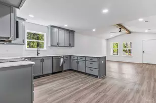 404 Bremen Ave, Pensacola, FL 32507 - Photo 12