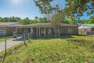 1019 Woodbury Pl, Cantonment, FL 32533 - Photo 2