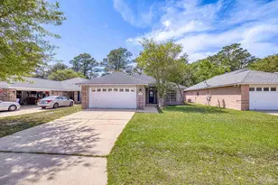 1756 Ivalea Cir, Navarre, FL 32566 - Photo 4