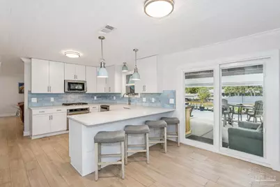 1047 Aquamarine Dr, Gulf Breeze, FL 32563 - Photo 6