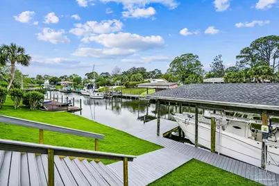 1047 Aquamarine Dr, Gulf Breeze, FL 32563 - Photo 4