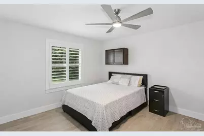 1047 Aquamarine Dr, Gulf Breeze, FL 32563 - Photo 34