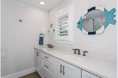 1047 Aquamarine Dr, Gulf Breeze, FL 32563 - Photo 32