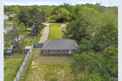 8055 El Estrecho Dr, Pensacola, FL 32514 - Photo 8