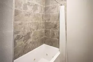 911 Springbrook Ave, Pensacola, FL 32505 - Photo 6