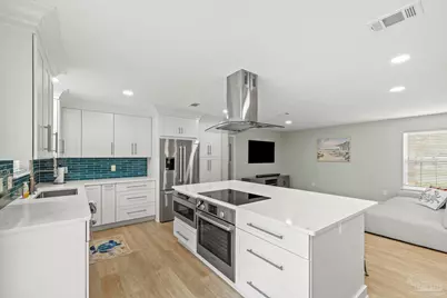 420 Dolphin St, Gulf Breeze, FL 32561 - Photo 4