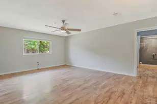 2325 Merle Cir, Pensacola, FL 32526 - Photo 2