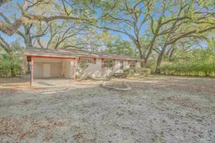 110 Hancock Ln, Pensacola, FL 32503 - Photo 6