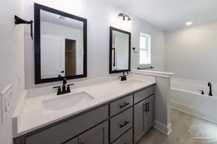 5207 Zenith Ln, Milton, FL 32583 - Photo 14