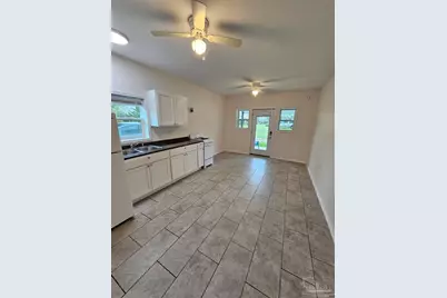 9775 N Loop Rd #APT 1, Pensacola, FL 32507 - Photo 2