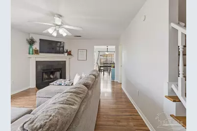 446 Sandy Ridge Cir, Mary Esther, FL 32569 - Photo 2