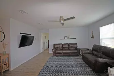 9439 Lutoo Ln, Pensacola, FL 32526 - Photo 16