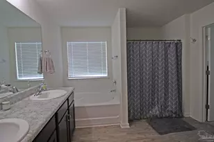 9439 Lutoo Ln, Pensacola, FL 32526 - Photo 24