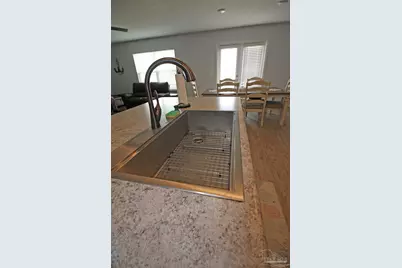 9439 Lutoo Ln, Pensacola, FL 32526 - Photo 8