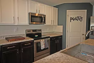 9439 Lutoo Ln, Pensacola, FL 32526 - Photo 4