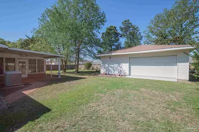 6111 Confederate Dr, Pensacola, FL 32503 - Photo 2
