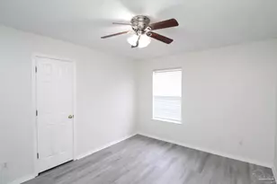 2432 Gulf Breeze Ave, Pensacola, FL 32507 - Photo 16