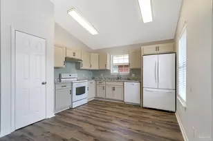 28 Easton St, Cantonment, FL 32533 - Photo 6