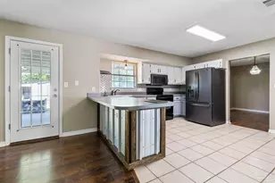 6059 Gillette Dr, Milton, FL 32570 - Photo 6