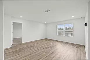 5771 Belmont Stakes Rd, Pensacola, FL 32526 - Photo 4