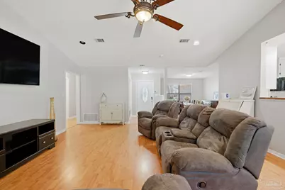 2569 Cypress Point Cir, Navarre, FL 32566 - Photo 10