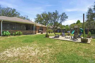 2569 Cypress Point Cir, Navarre, FL 32566 - Photo 32