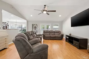 2569 Cypress Point Cir, Navarre, FL 32566 - Photo 8