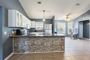 3174 Windjammer Ct, Pensacola, FL 32526 - Photo 10