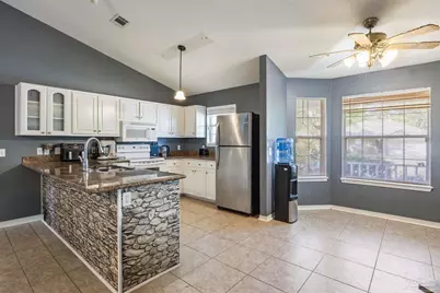 3174 Windjammer Ct, Pensacola, FL 32526 - Photo 8
