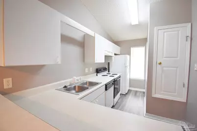 309 Loveland Cir, Pensacola, FL 32526 - Photo 6