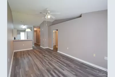 309 Loveland Cir, Pensacola, FL 32526 - Photo 2