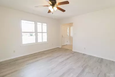 6945 Falcon Dr, Pensacola, FL 32526 - Photo 6