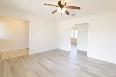 6945 Falcon Dr, Pensacola, FL 32526 - Photo 4