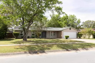 6945 Falcon Dr, Pensacola, FL 32526 - Photo 2