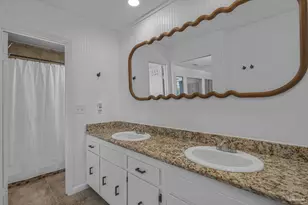 1044 Aquamarine Dr, Gulf Breeze, FL 32563 - Photo 52