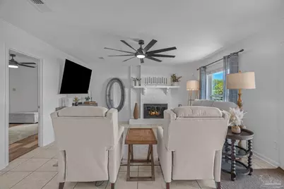 1044 Aquamarine Dr, Gulf Breeze, FL 32563 - Photo 30